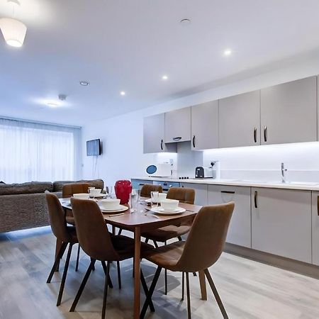 Апартаменты Luxury 2 Bed Flat In A New Block In East Acton Лондон Экстерьер фото